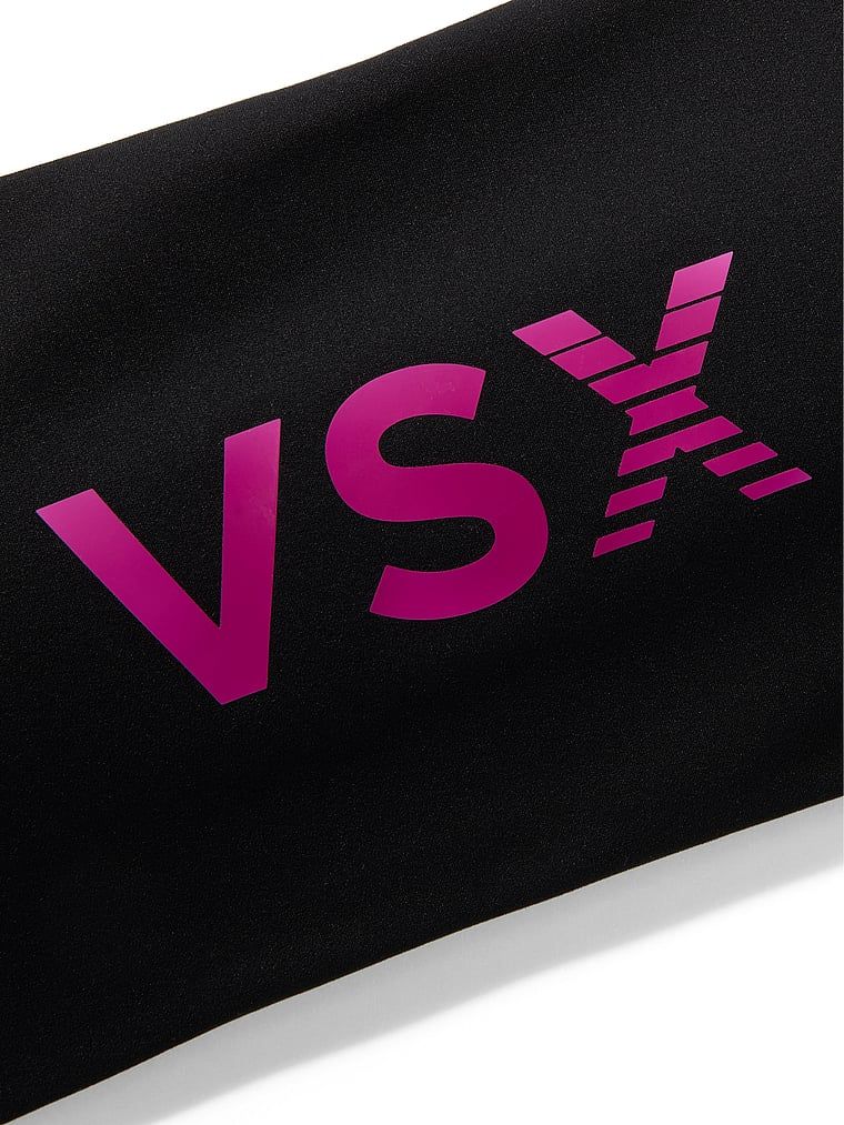 VSX Elevate sportovní podprsenka. Produkt je černý a pochází z kolekce VSX.