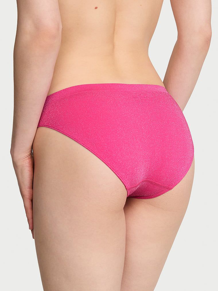 Lesklé třpytivé bikinové kalhotky. Produkt je růžové barvy a pochází z kolekce Seamless.
