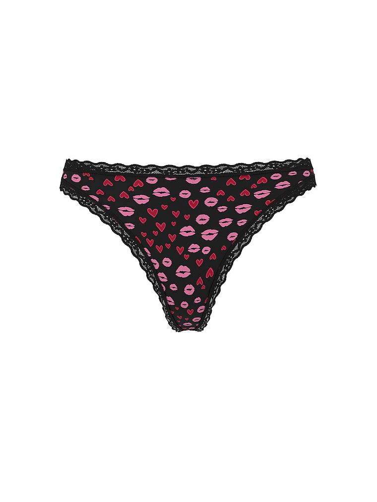 Bavlněné tanga s krajkou na okrajích Lace-Waist. Produkt je vzorovaný a pochází z kolekce Lace Trim.