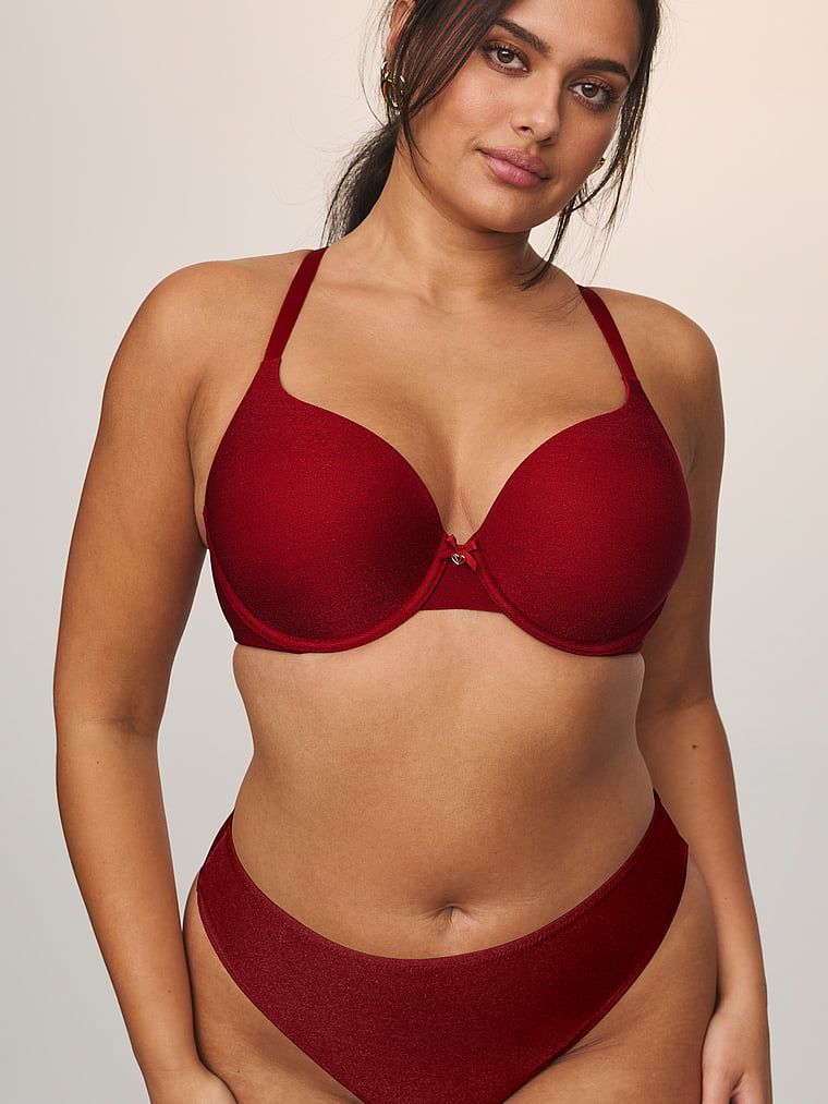 Bezešvé lesklé bikiny kalhotky. Produkt má červenou barvu a pochází z kolekce Bezešvé.