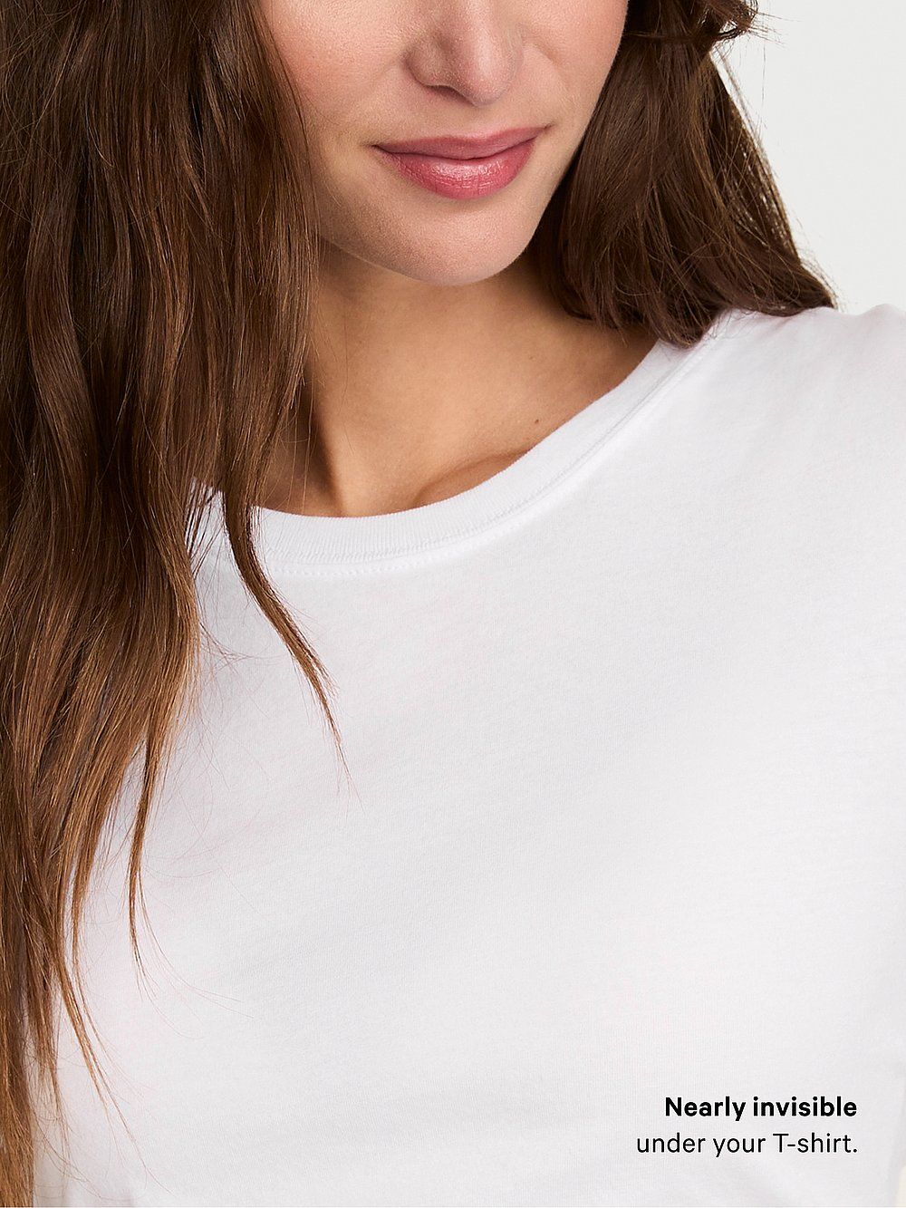 CoolBra Demi mírně polstrovaný. Produkt je růžové barvy a pochází z kolekce triček.