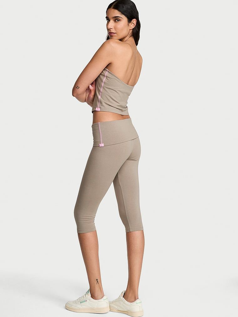 Bavlněné legíny pro rybáře Capri. Produkt je béžové barvy a pochází z kolekce Angel Essentials.