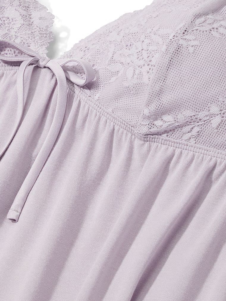 Modální pyžamo – ramínková halenka a dlouhé kalhoty SoSoft. Produkt je fialové barvy a pochází z kolekce Victoria's Secret.