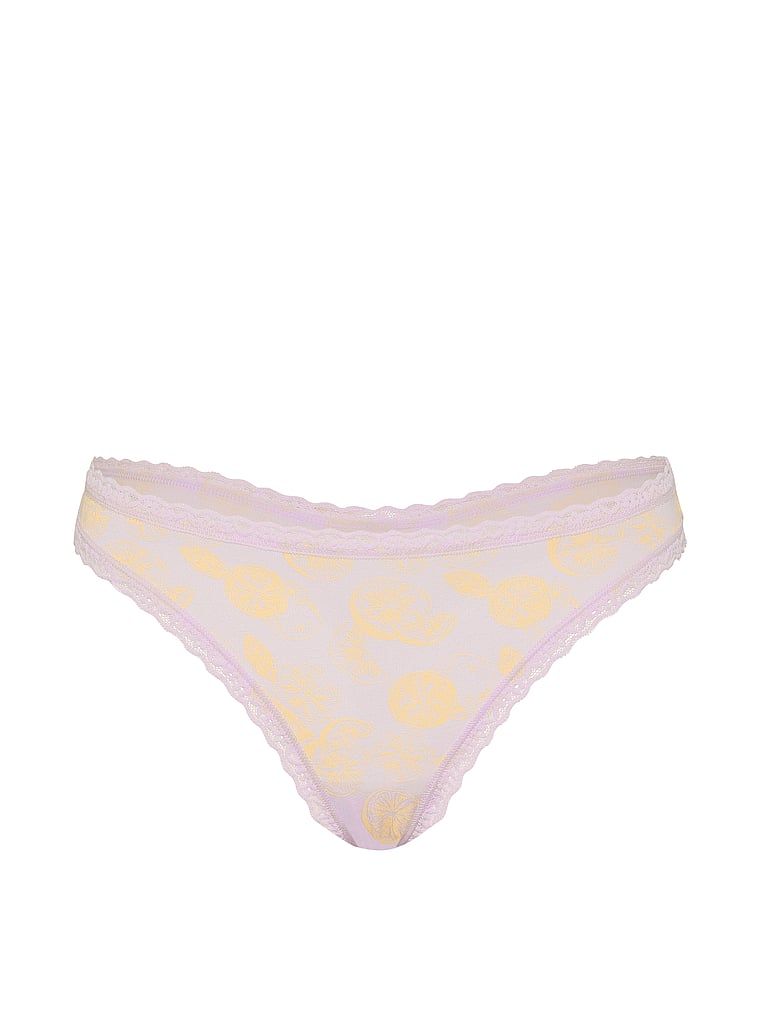 Bavlněné tanga s krajkou na okrajích Lace-Waist. Produkt je vzorovaný a pochází z kolekce Lace Trim.