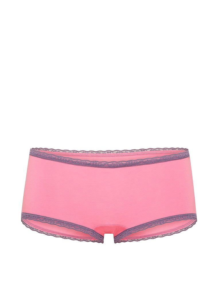 Bavlněné kraťasy s krajkou na okrajích, krajkové šortky s lemováním Boyshort. Produkt je růžové barvy a pochází z kolekce Lace Trim.