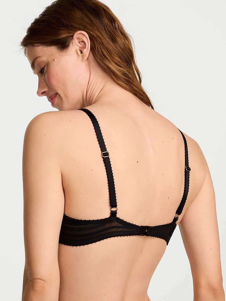 Tease průsvitná demi-podprsenka. Produkt je černý a pochází z kolekce Victoria's Secret.