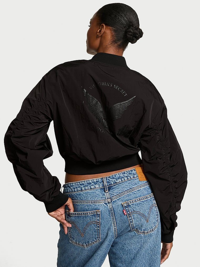 Bunda VSFS 2025. Produkt je černý a pochází z kolekce Angel Essentials.