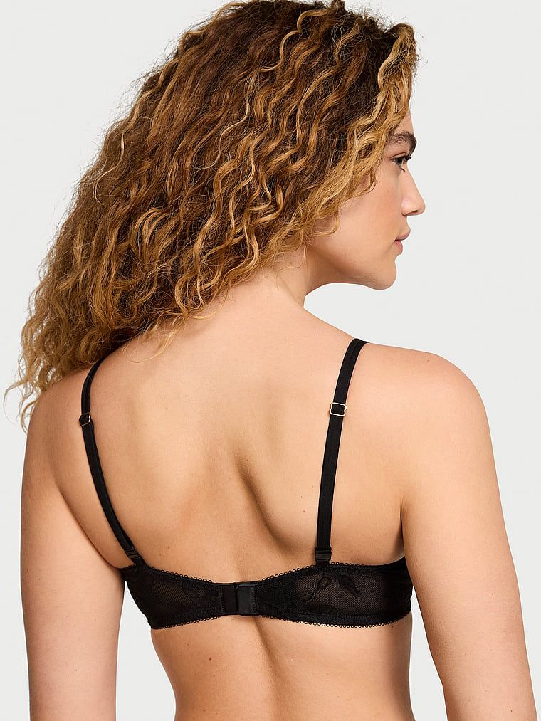 Push-up podprsenka s růžovou krajkou. Produkt je černý a pochází z kolekce Very Sexy.