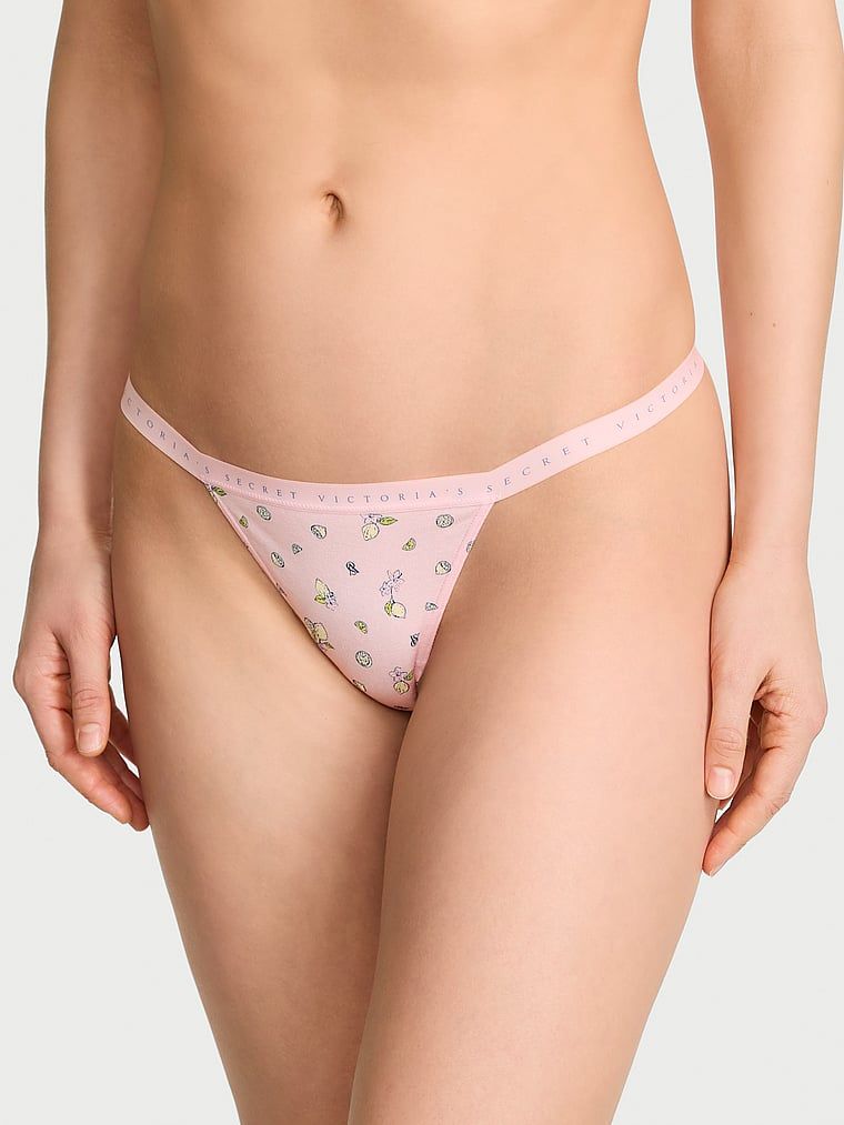 Pružné bavlněné tanga. Produkt je vzorovaný a pochází z kolekce Victoria's Secret.