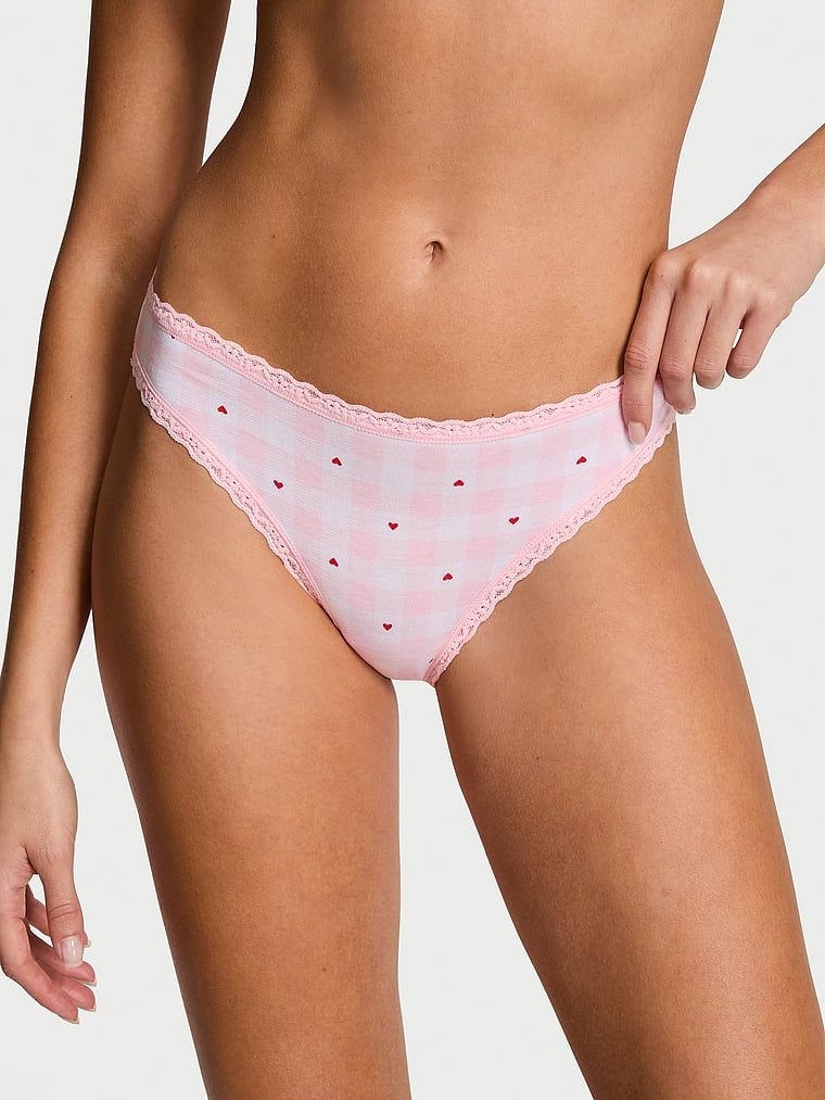 Bavlněné kalhotky s krajkovými bikinami s krajkovým lemováním. Produkt je vzorovaný a pochází z kolekce Lace Trim.