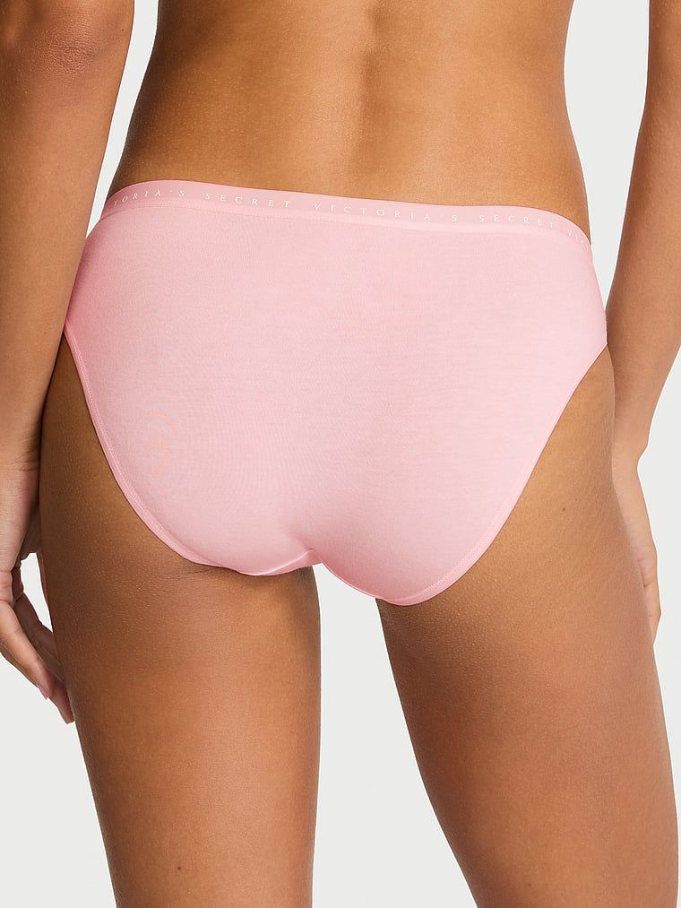 Bavlněné kalhotky v bikinách. Produkt je růžové barvy a pochází z kolekce Victoria's Secret.