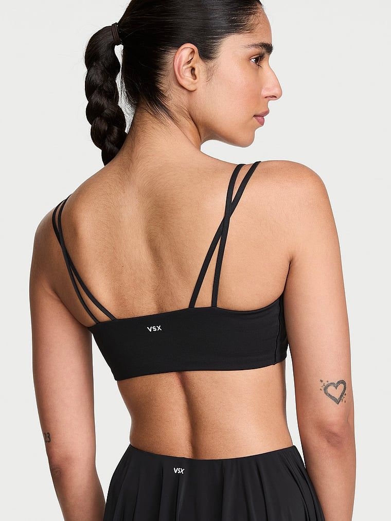 VSX Elevate sportovní podprsenka. Produkt je černý a pochází z kolekce VSX.