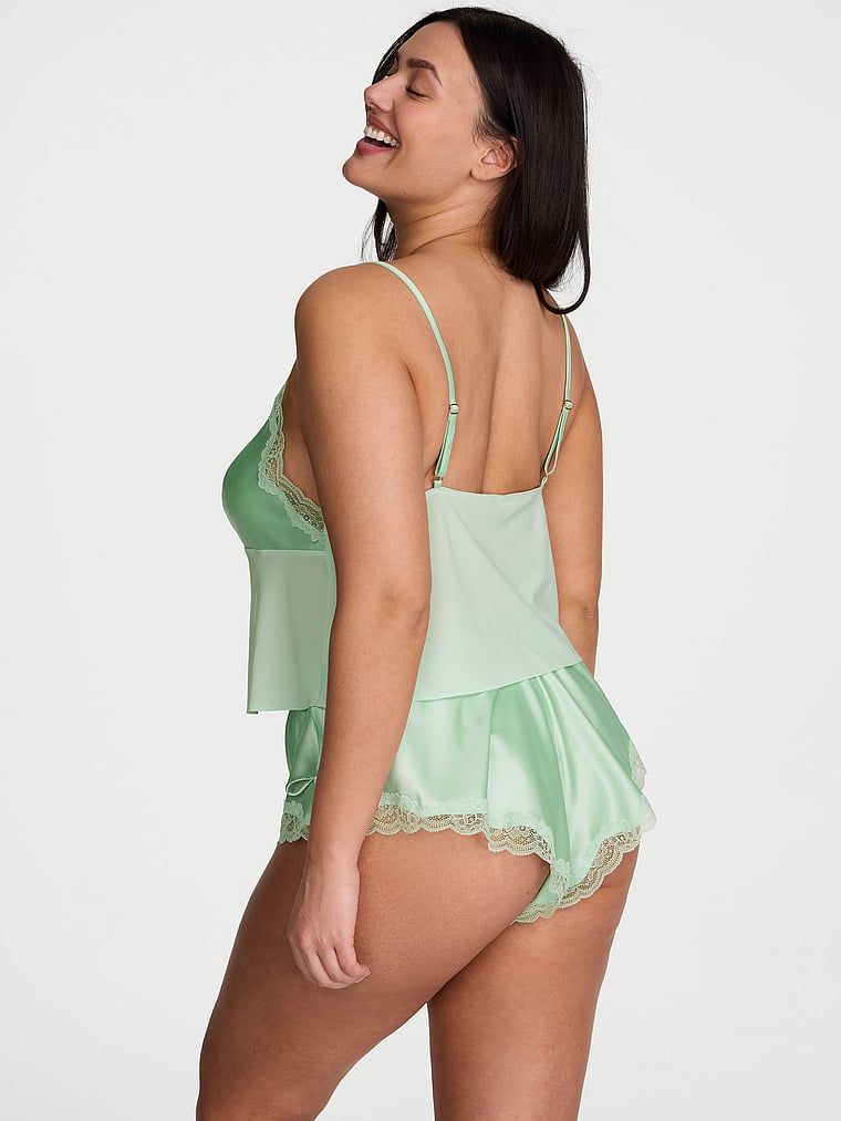 Satónová spací souprava – top a kraťasy Tease. Produkt je zelené barvy a pochází z kolekce Victoria's Secret.
