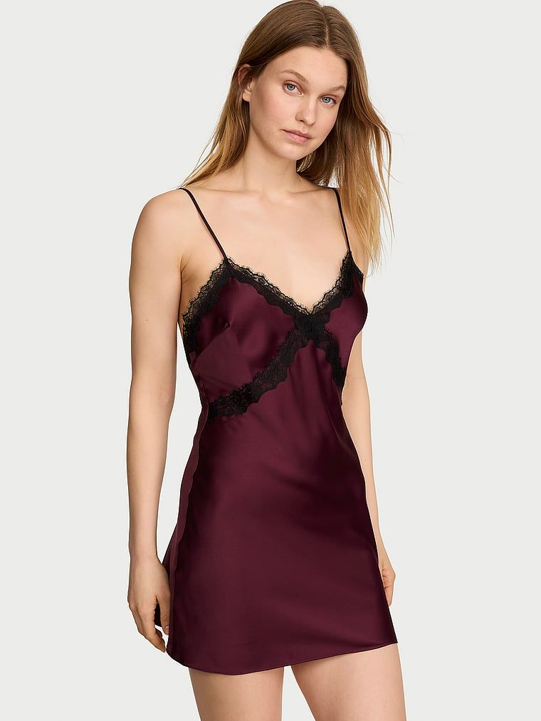 Satenová a saténová noční košile Rose Slip. Produkt je růžové barvy a pochází z kolekce Very Sexy.