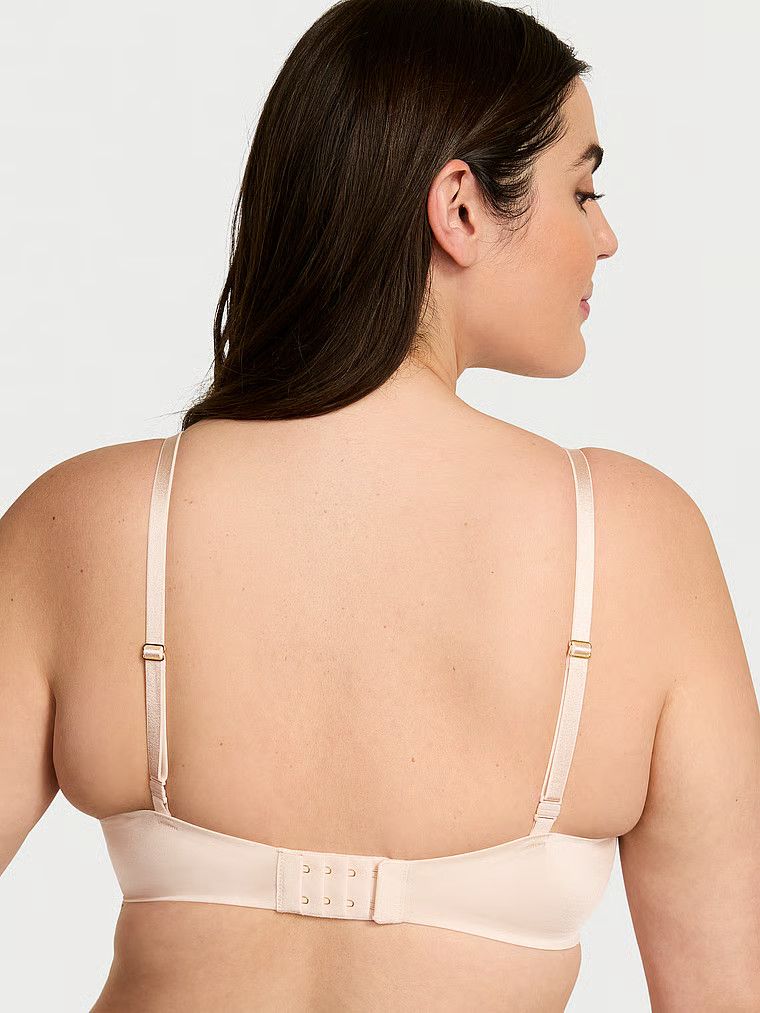 Mírně vyztužená podprsenka s nízkými košíčky Demi. Produkt je béžový a pochází z kolekce Very Sexy.
