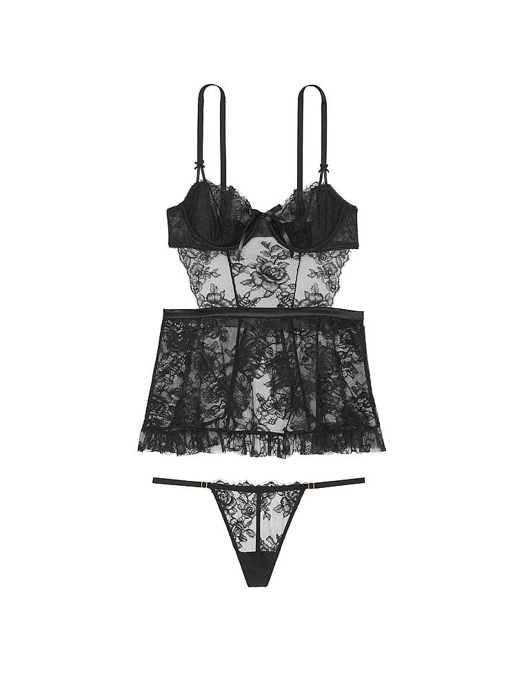 Zástěra a tanga Wicked Rose Lace. Produkt je černý a pochází z kolekce Very Sexy.