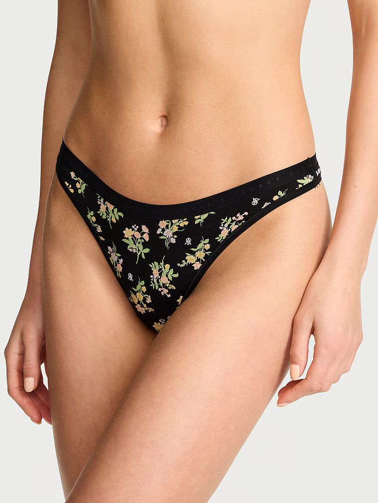 Bavlněné tanga s vysokými nohavičkami. Produkt má květinový vzor a pochází z kolekce Victoria's Secret.