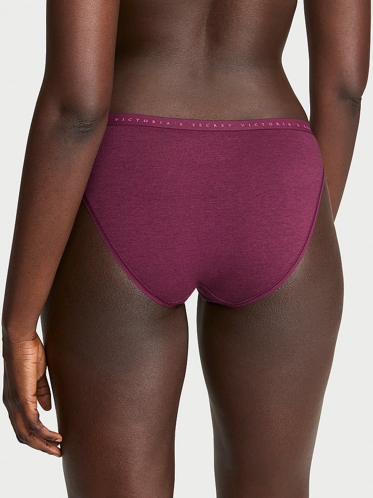 Bavlněné kalhotky v bikinách. Produkt je růžové barvy a pochází z kolekce Victoria's Secret.