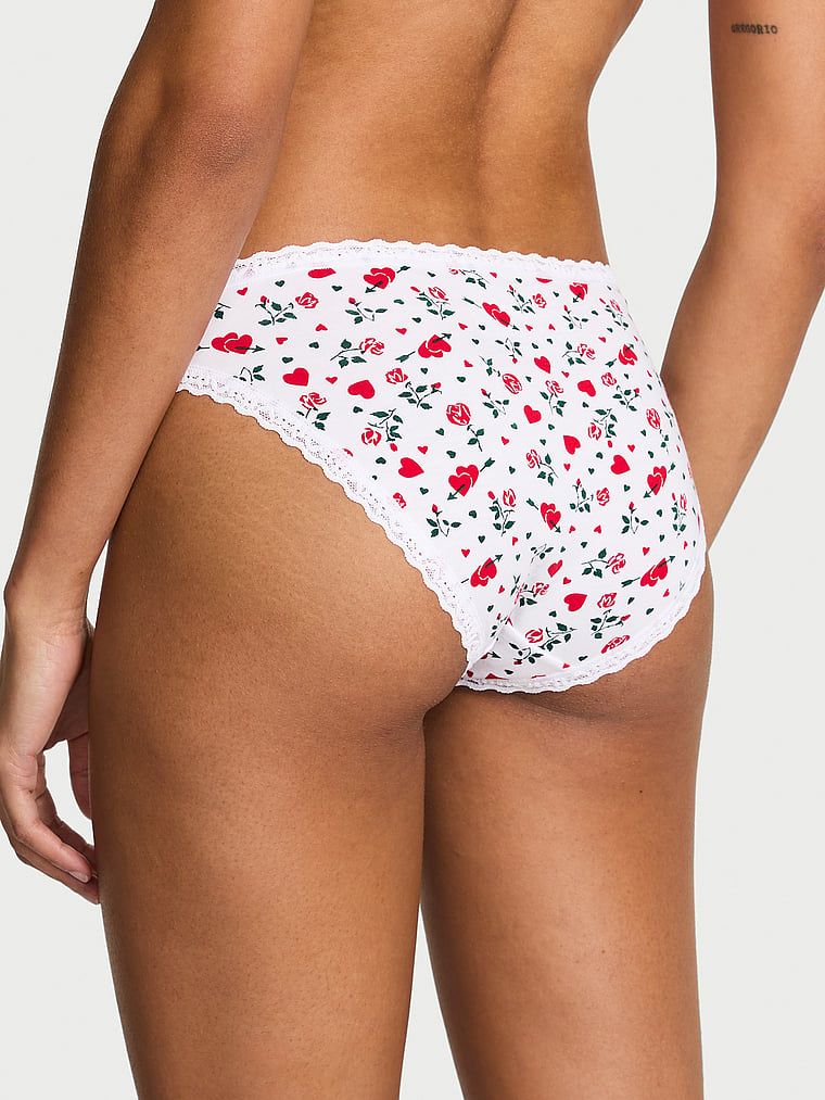 Bavlněné kalhotky s krajkovými bikinami s krajkovým lemováním. Produkt je vzorovaný a pochází z kolekce Lace Trim.
