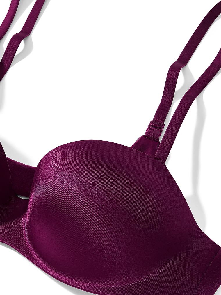 Podprsenka je mírně vycpaná balconetou FlexFactor. Produkt je fialové barvy a pochází z kolekce Body by Victoria.