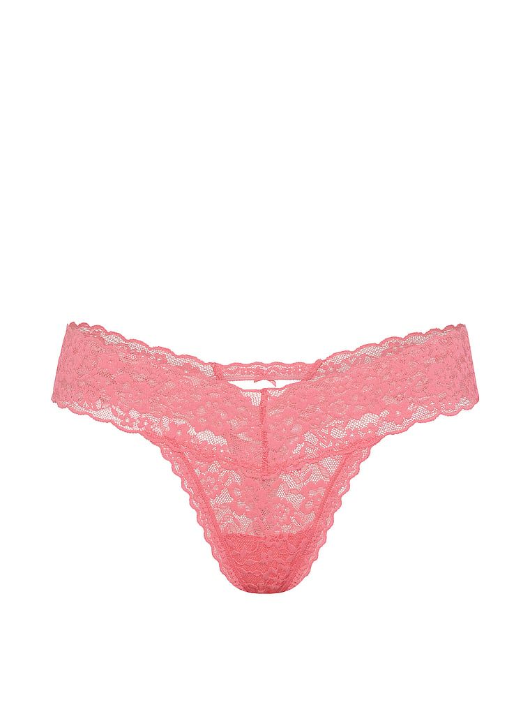 Krajkové tanga Keyhole. Produkt je růžové barvy a pochází z kolekce Lacie.