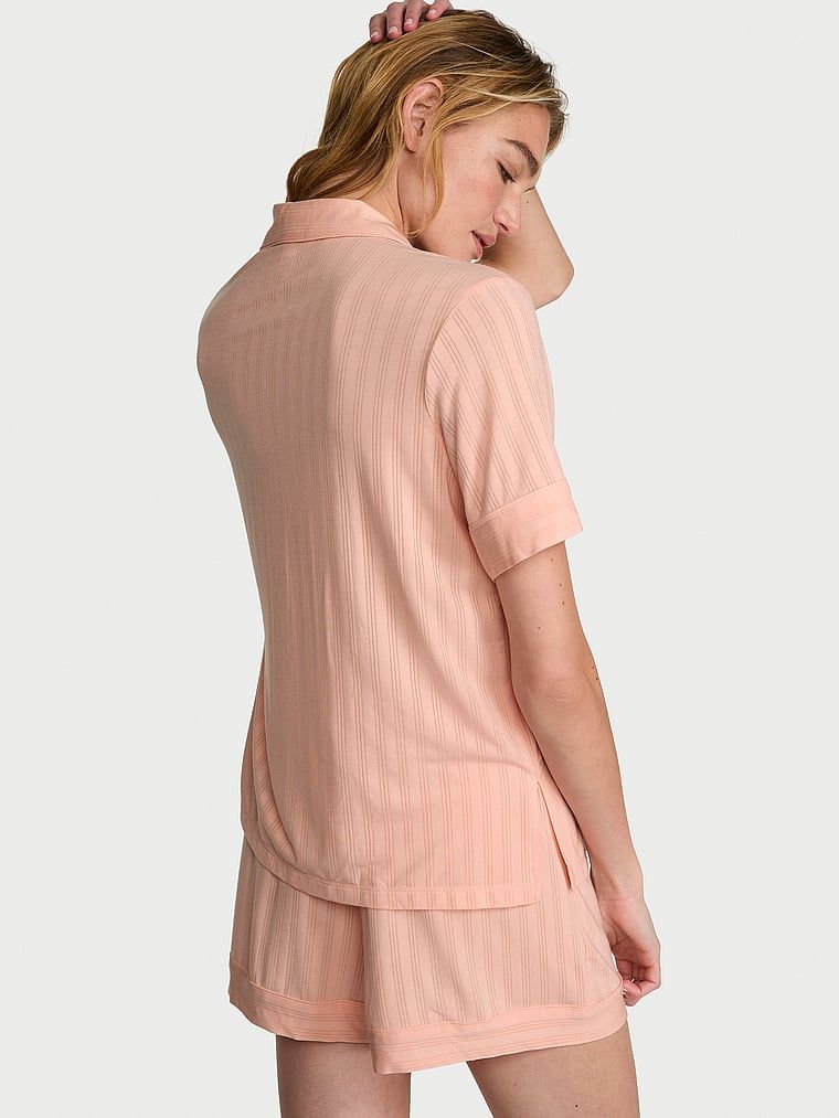 Modální pyžamo s kraťasy SoSoft Ultra-Fine. Produkt je růžové barvy a pochází z kolekce Victoria's Secret.