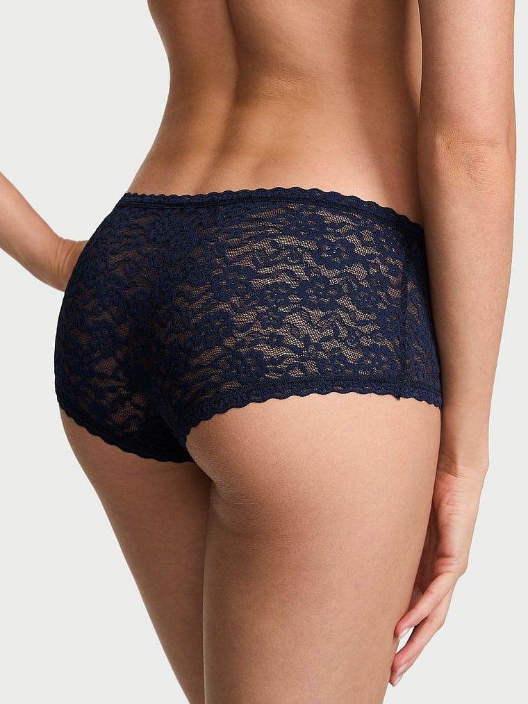 Krajkové kraťasy s nízkým pasem Boyshorts. Produkt je modré barvy a pochází z kolekce Lacie.