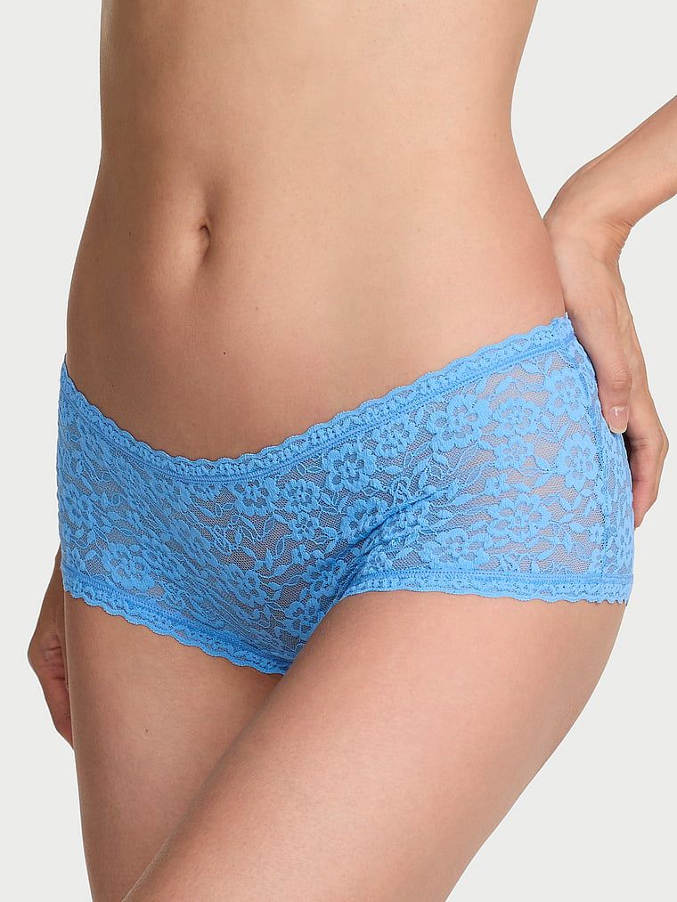 Krajkové kraťasy s nízkým pasem Boyshorts. Produkt je modré barvy a pochází z kolekce Lacie.