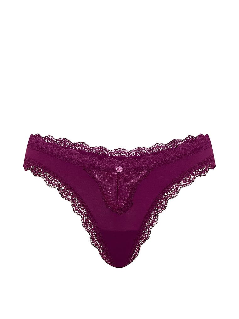 Tanga s krajkovým lemem. Produkt je fialové barvy a pochází z kolekce Dream Angels.