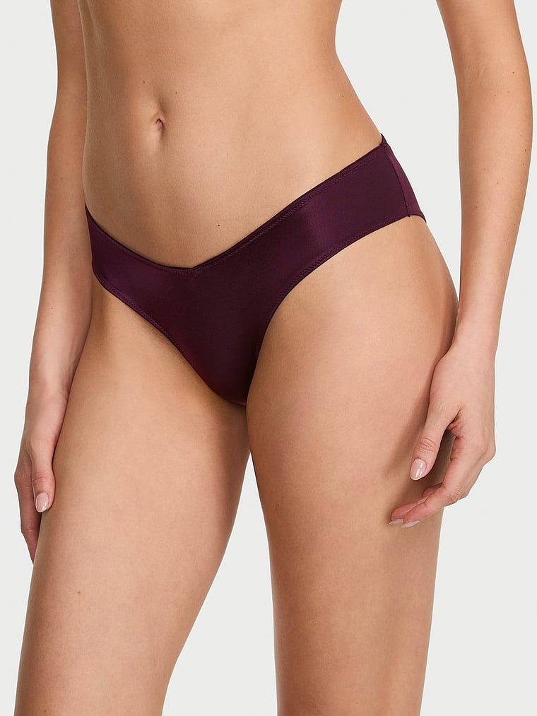 Slipy na nohavice s ramínky s ramínky. Produkt je fialové barvy a pochází z kolekce Very Sexy.