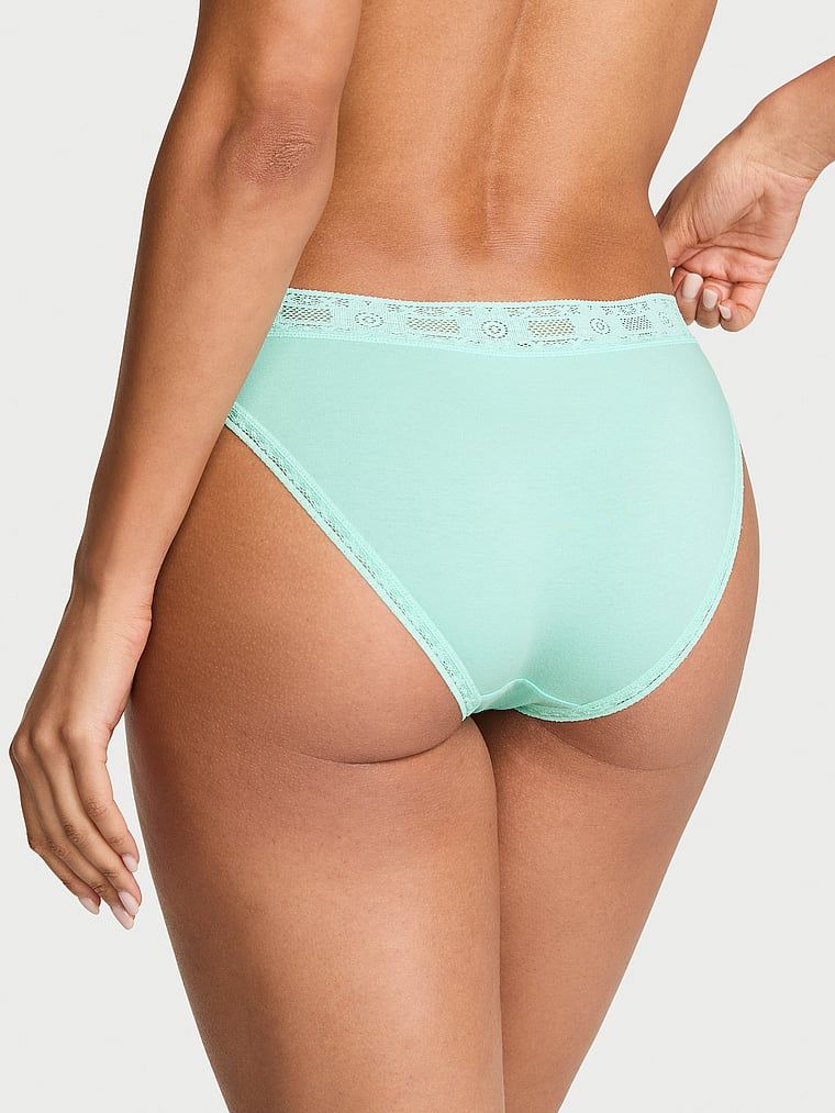 Bavlněné kalhotky s háčkovanou krajkou Bikiny Produkt je zelené barvy a pochází z kolekce Lace Trim.