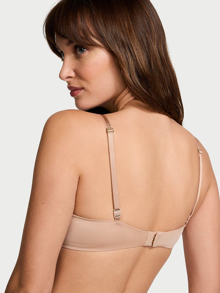 Push-up podprsenka se 2 velikostmi Bombshell. Produkt je béžový a pochází z kolekce Very Sexy.