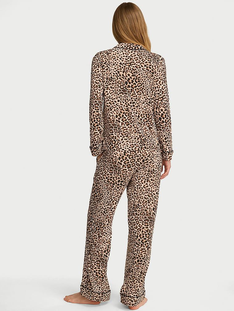 Pyžamo vyrobené ze SoSoft modalu. Produkt má vzorovanou barvu a pochází z kolekce Victoria's Secret.