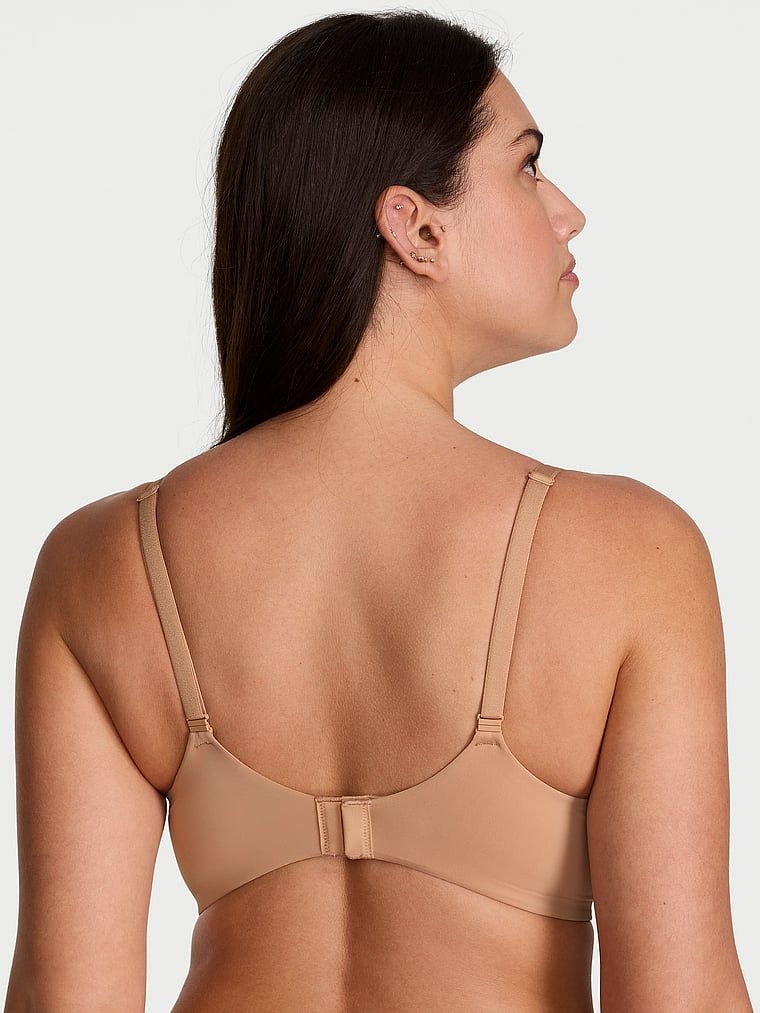 Push-up podprsenka Perfect Shape Smooth. Produkt je béžové barvy a pochází z kolekce triček.