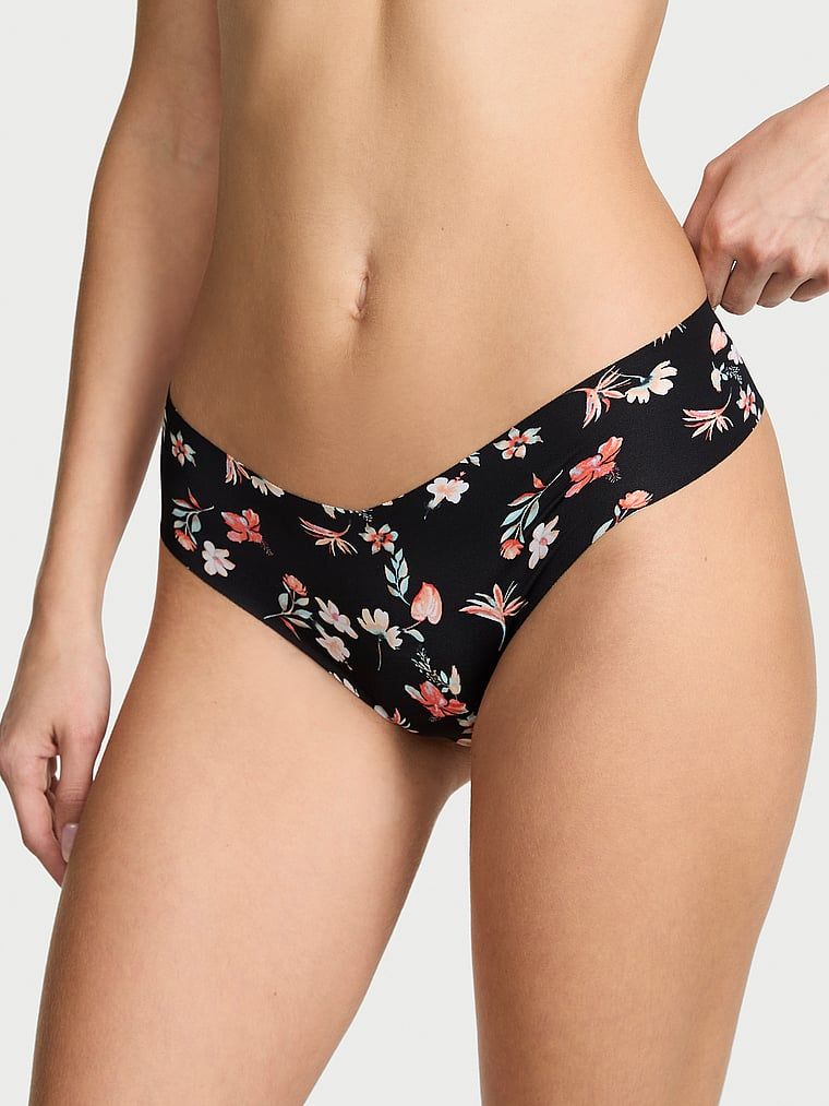 Tanga bez švů. Produkt má květinový vzor a pochází z kolekce No-Show.