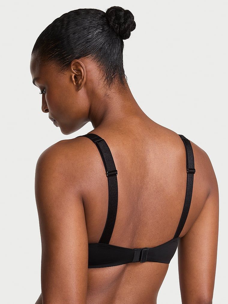 Mírně vycpaná podprsenka s lesklými ramínky Shine Strap Demi. Produkt je černý a pochází z kolekce Very Sexy.