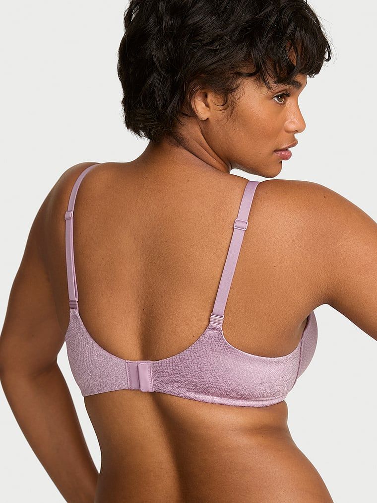 Push-up podprsenka Perfect Shape. Produkt je růžové barvy a pochází z kolekce Body by Victoria.
