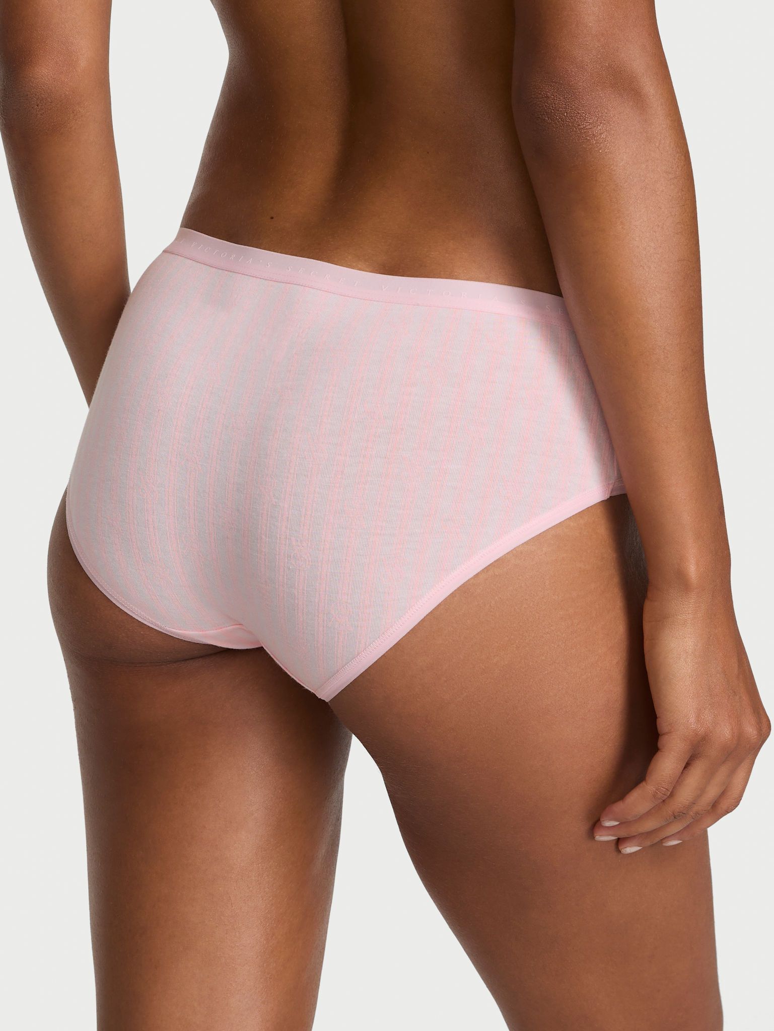 Bavlněné kalhotky Hiphugger. Produkt je vzorovaný a pochází z kolekce Victoria's Secret.