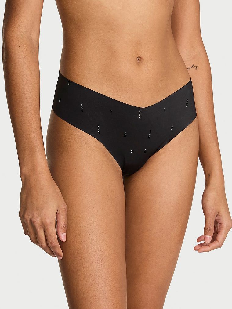 Bezešvá tanga No-Show Sparkle. Produkt je černý a pochází z kolekce No-Show.