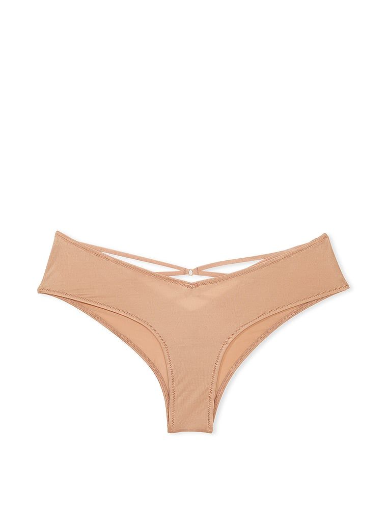 Kalhotky s ramínky vzadu a vysoko střiženými nohavicemi Strappy-Back Cheeky. Produkt je béžový a pochází z kolekce Very Sexy.