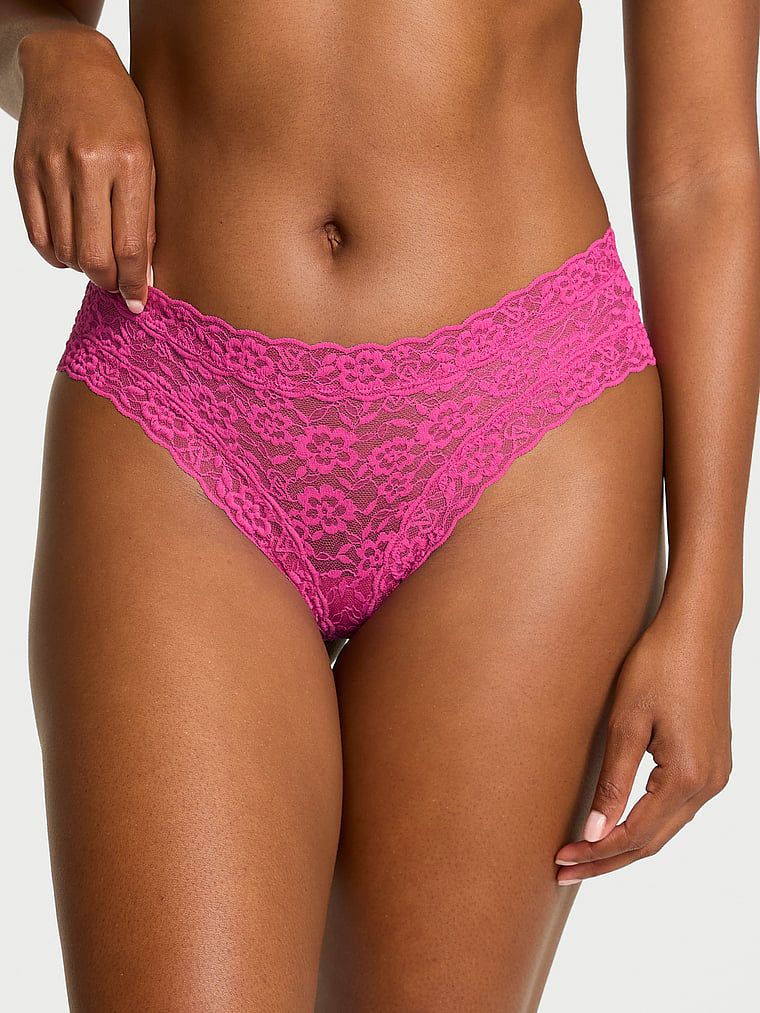 Krajkové kalhotky s ramínky na zádech Blossom Cheeky. Produkt je růžové barvy a pochází z kolekce Lacie.