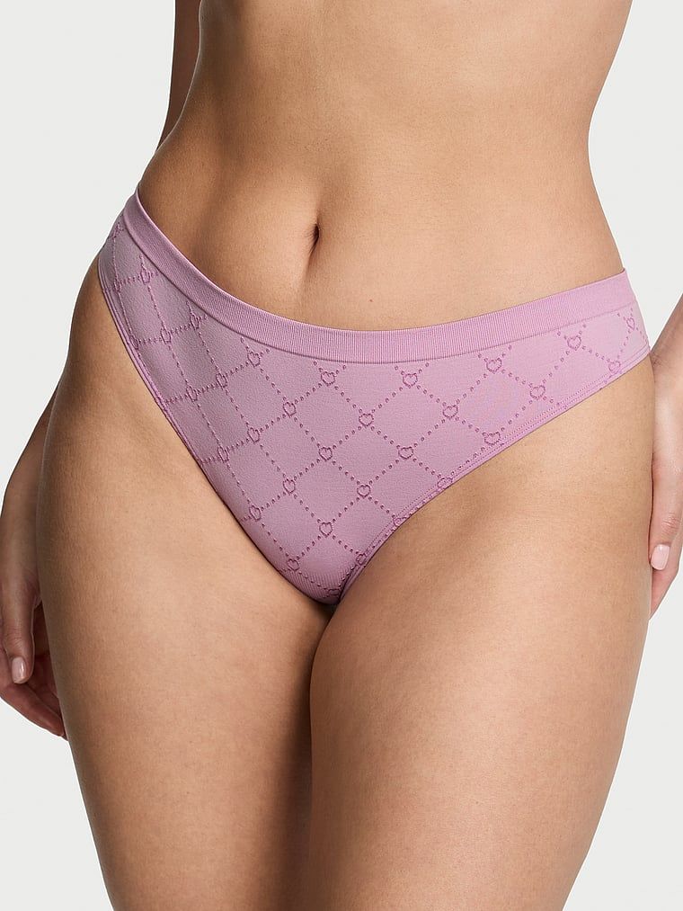 Tanga Bezšvové prošívané srdíčka. Produkt je vzorovaný a pochází z kolekce Seamless.