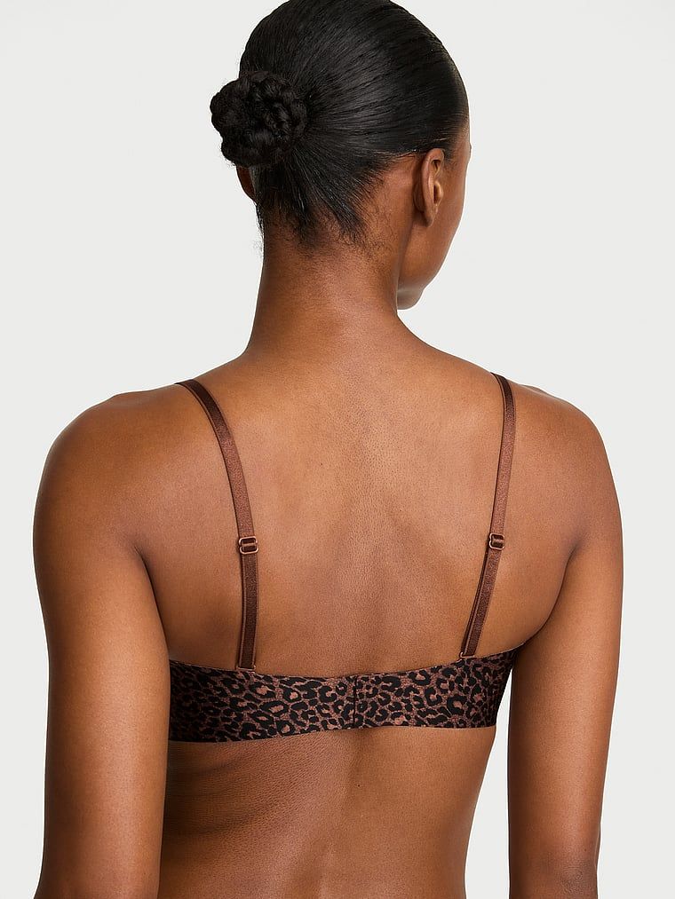 Podprsenka bez ramínek s mírně vypolstrovanými ramínky. Produkt je vzorovaný a pochází z kolekce Victoria's Secret Bar.